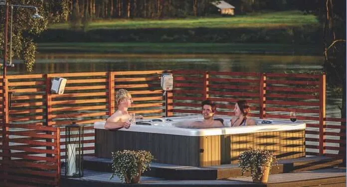 Laholms pool – gemenskap vid vattnet