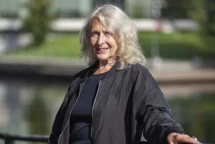 Konstnären Karin Bertling