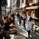 bild på gatan utanför Mellqvist Kaffebar